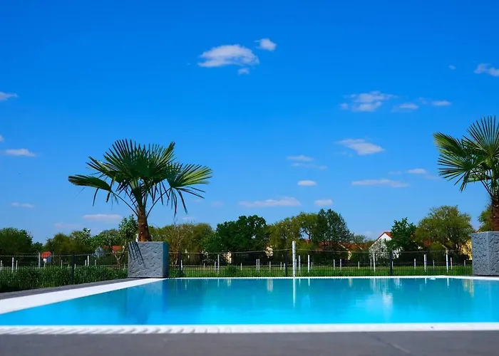 Semesterbostad Pool Sauna Entspannung *