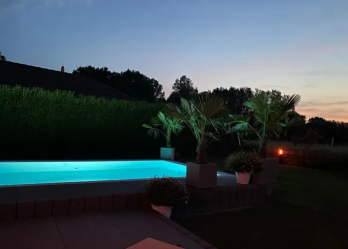 Semesterbostad Pool Sauna Entspannung